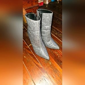 I don't ever wear them so im selling:)